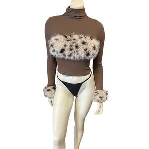 Cheetah fur turtleneck long sleeve top